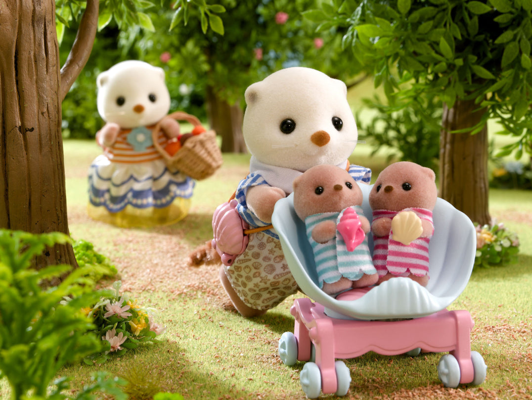 Cove Sea Otter Family – Sylvanian Store Keepers - Main Image